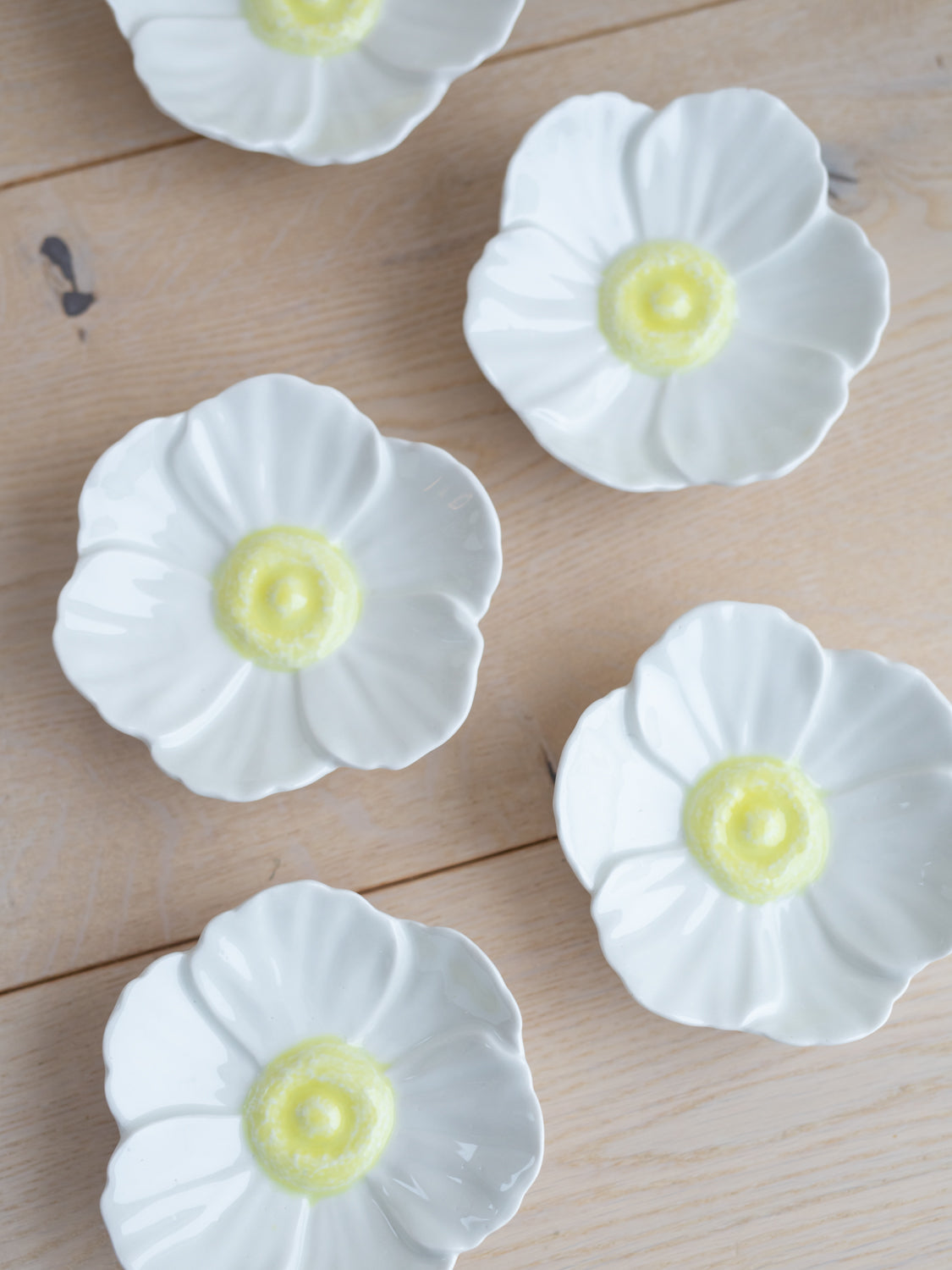 Porselensgarasjen | Håndlagd blomst