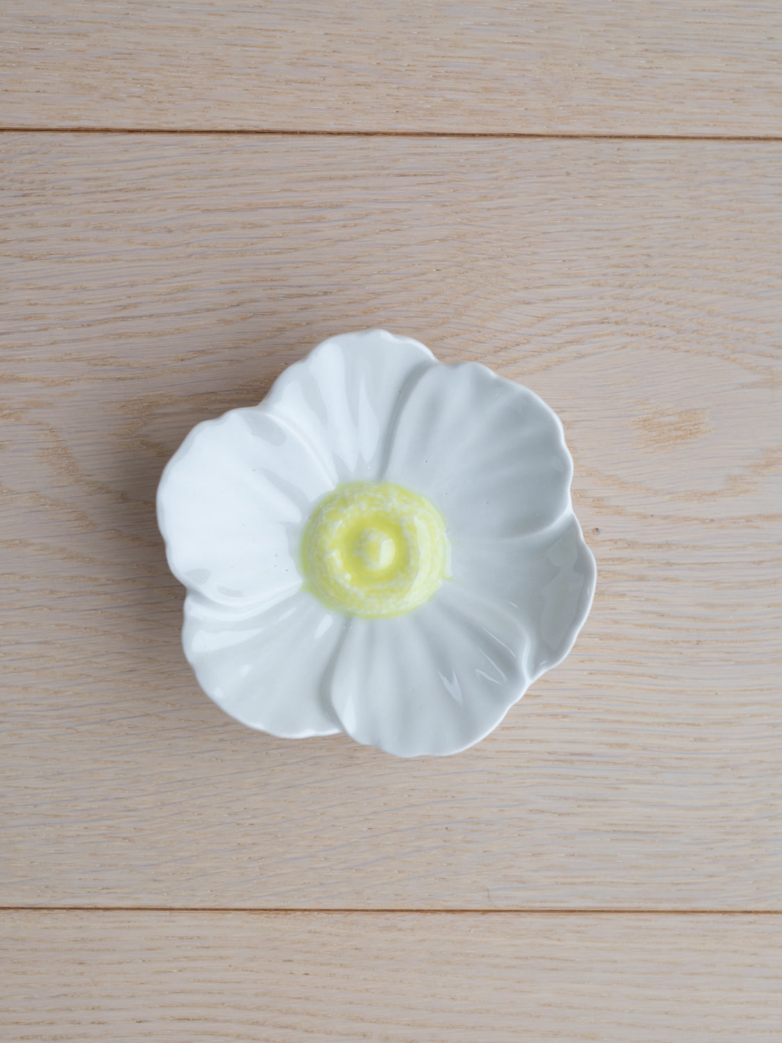 Porselensgarasjen | Håndlagd blomst
